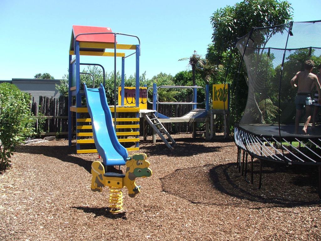 New Plymouth Top 10 Holiday Park Exteriör bild