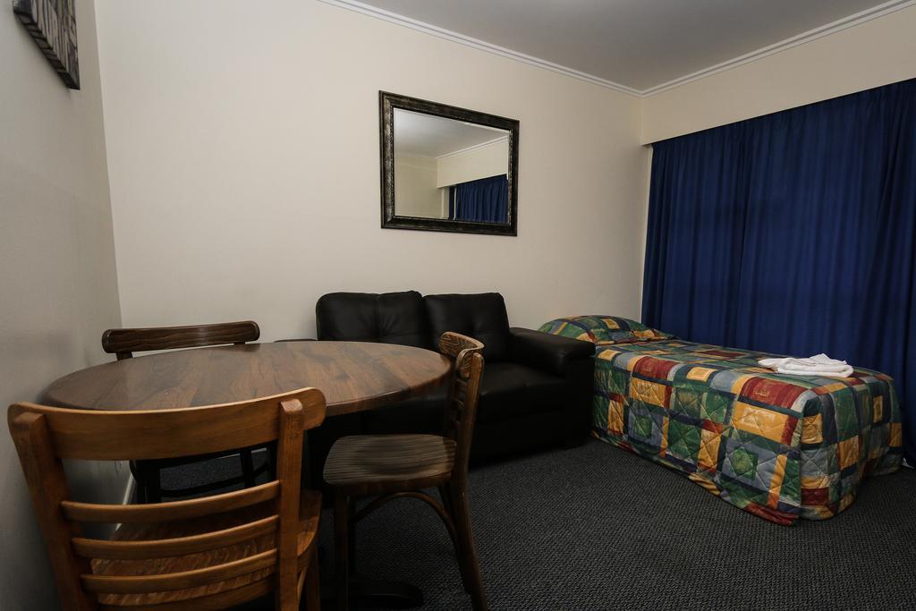 New Plymouth Top 10 Holiday Park Rum bild
